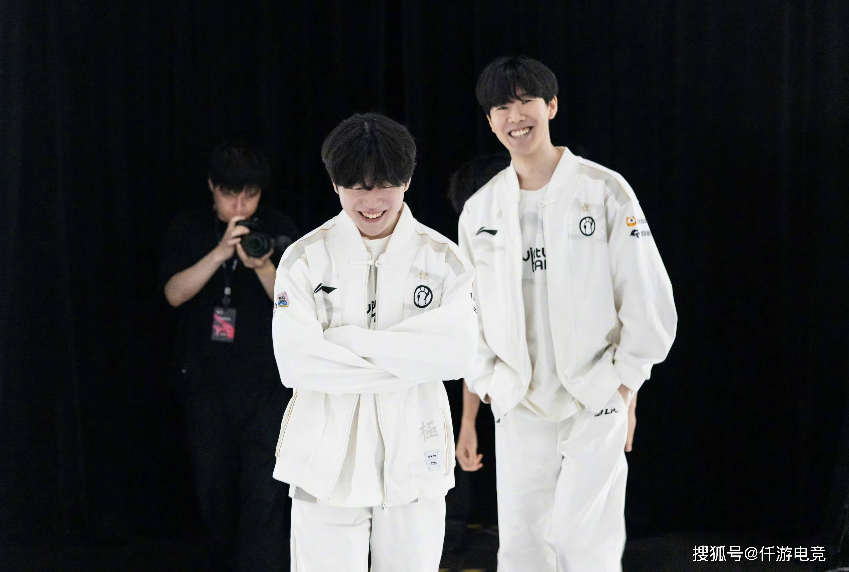 结合自身优 结合自身优