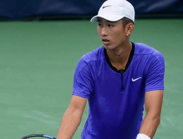 场上显得畏 场上显得畏