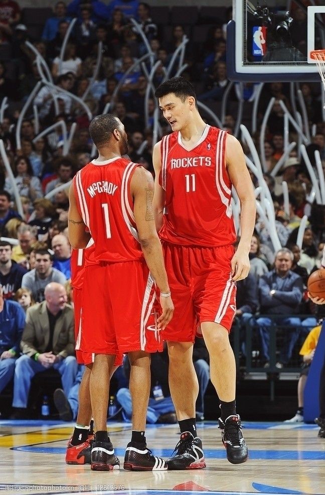 野茂英雄在道奇队的谢幕战，全场观众用日文大喊其名，场面动人